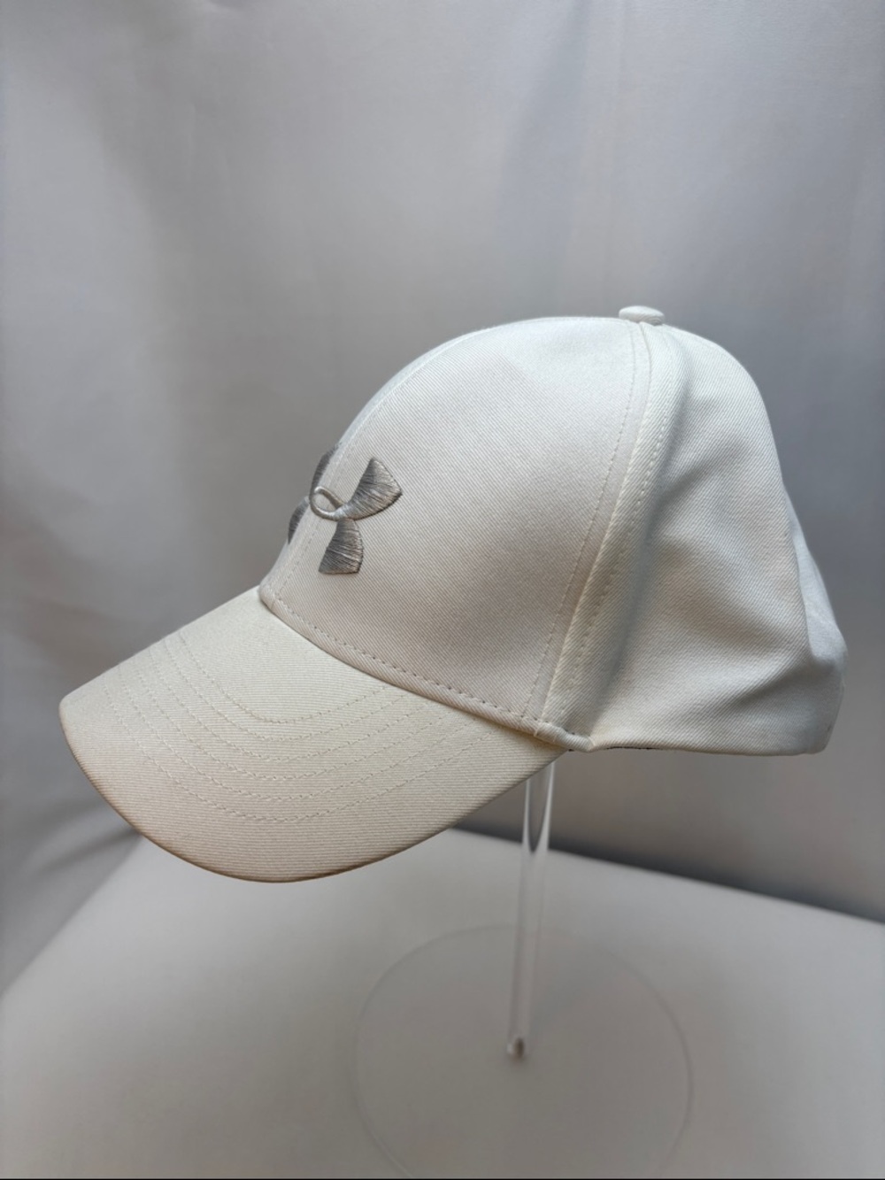 Under Armour White Cap with Silver Logo Embroidery - Picture 2 of 6